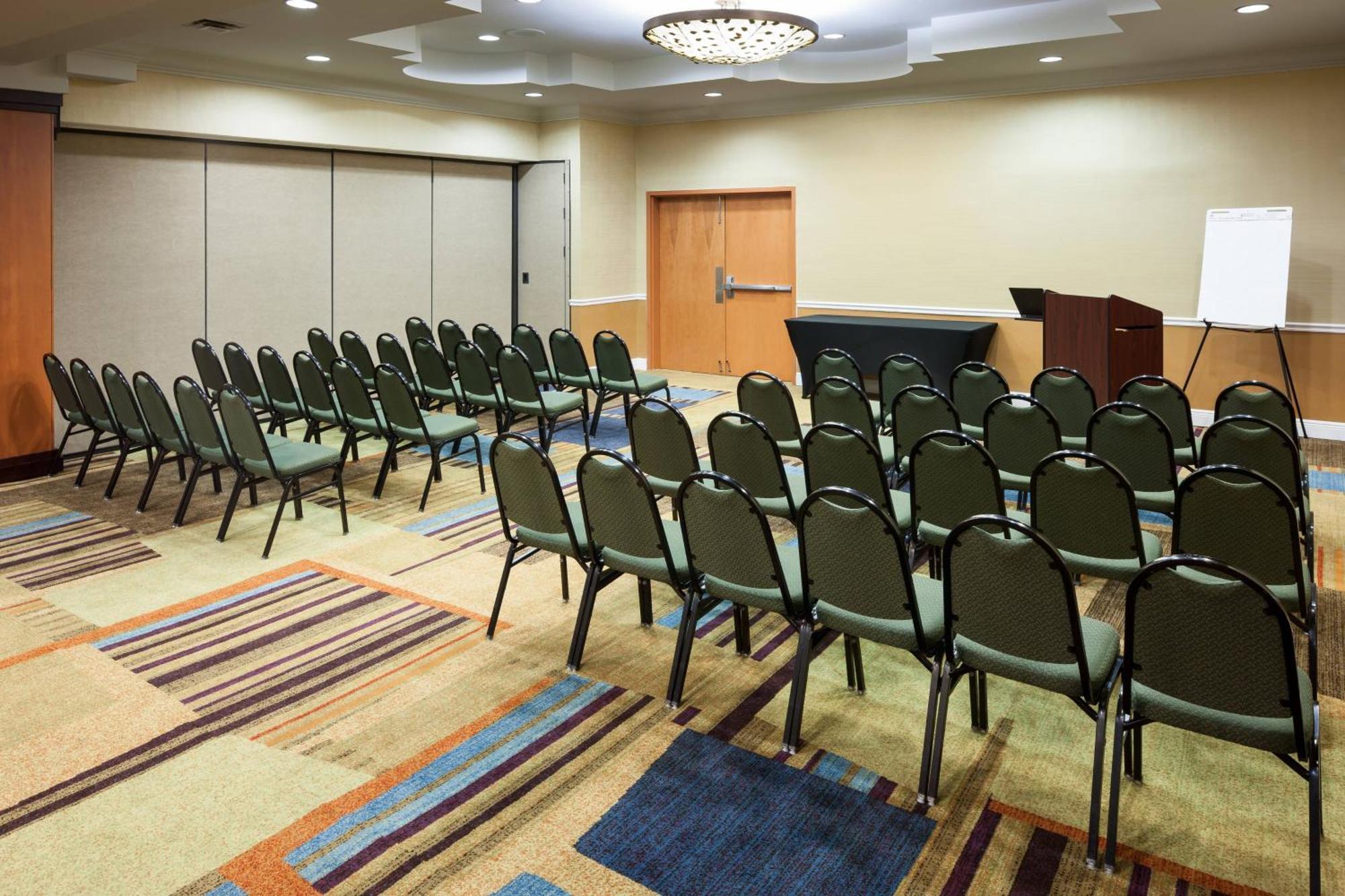 Fairfield Inn & Suites Jacksonville Butler Boulevard מראה חיצוני תמונה